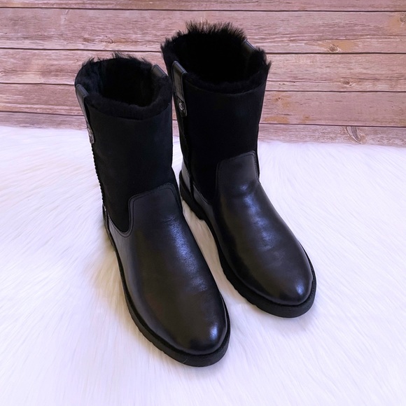 UGG Women’s Romely Short Black Boots - Picture 2 of 10